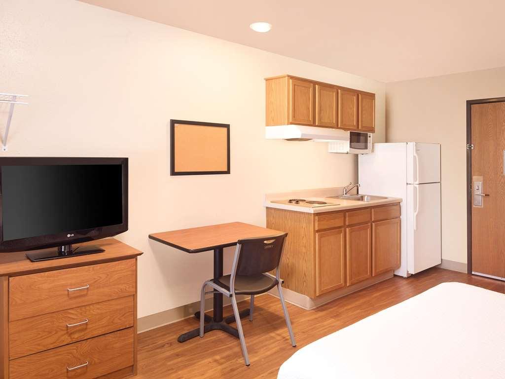 Extended Stay America Select Suites - Wichita - South Szoba fotó